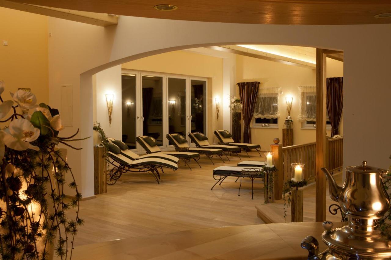 Hotel Waldfrieden 4*