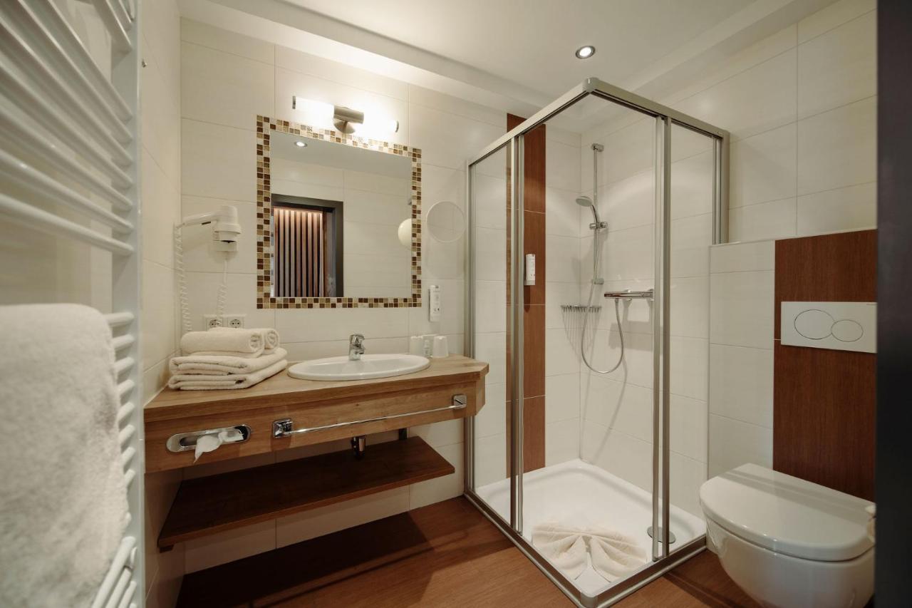 Hotel Waldfrieden 4*